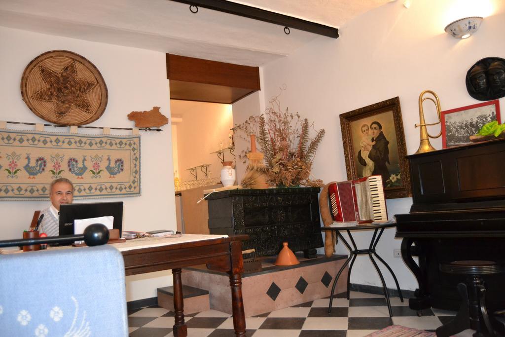 Su Cantaru Guesthouse Villanova Monteleone Extérieur photo