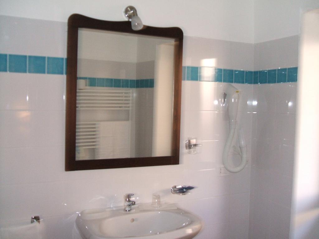Su Cantaru Guesthouse Villanova Monteleone Extérieur photo