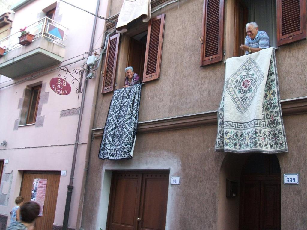 Su Cantaru Guesthouse Villanova Monteleone Chambre photo