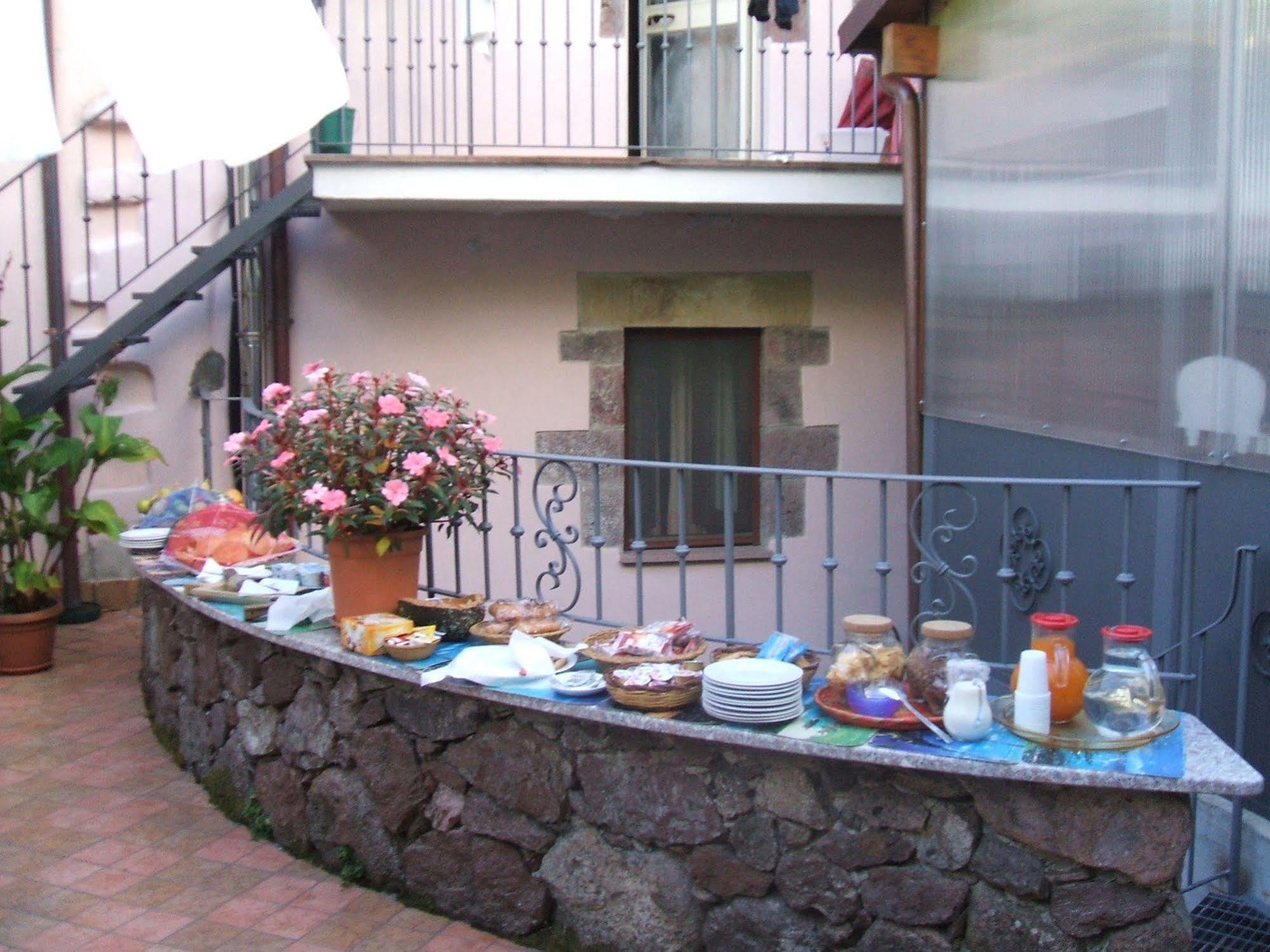 Su Cantaru Guesthouse Villanova Monteleone Extérieur photo