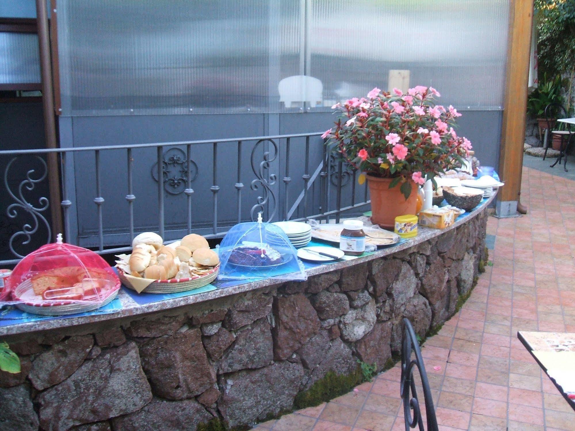 Su Cantaru Guesthouse Villanova Monteleone Extérieur photo